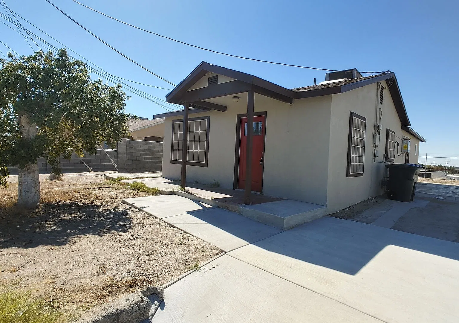 880 w 12th Ave — Photo 1