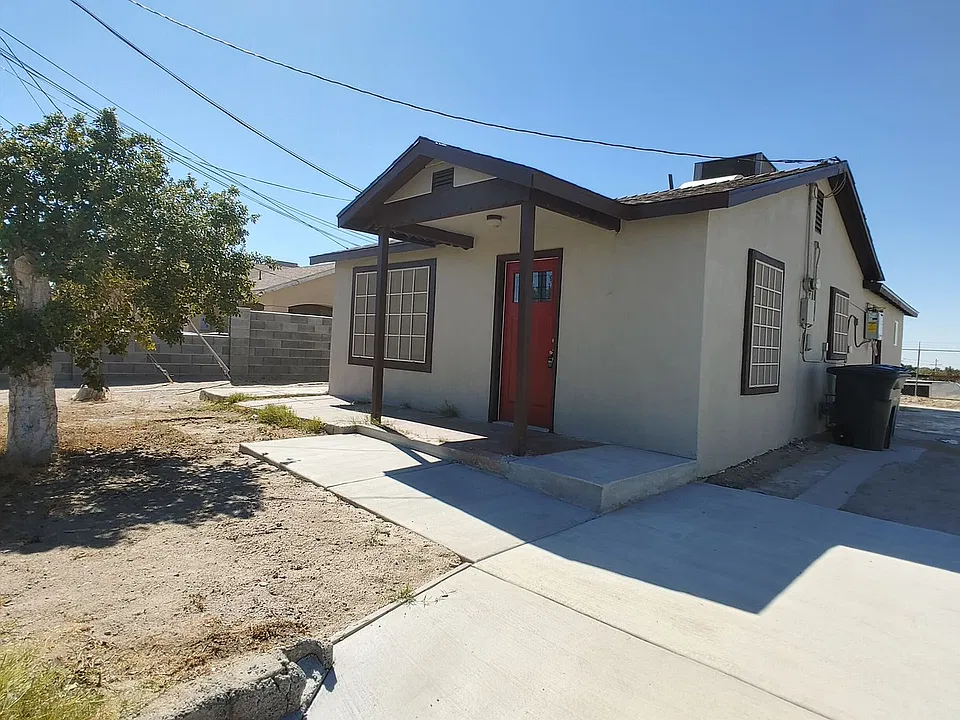 880 S 12th Ave