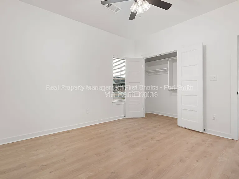 8908 Cambria Cir #B — Photo 17