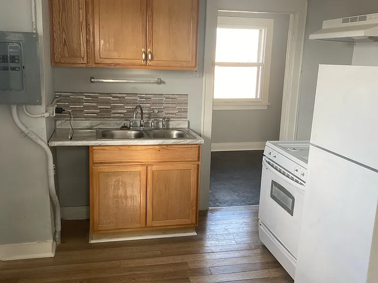 358 Arthur St #2 — Photo 2