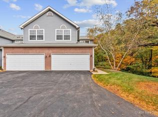 16 Brian Ct, Algonquin, IL 60102