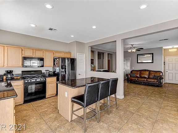 5th image of 3864 White Cedar Dr
