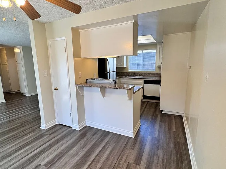 3781 Green Ave #2 — Photo 2