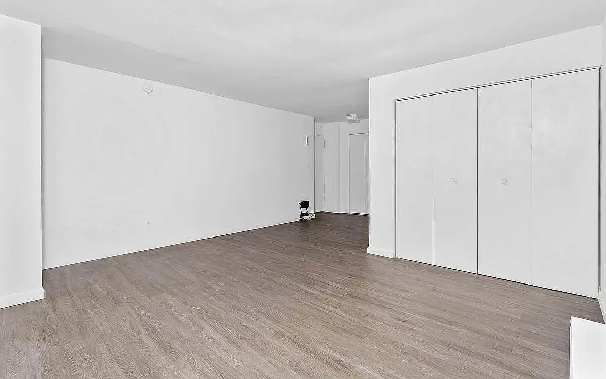 88 Fulton Street — Photo 2