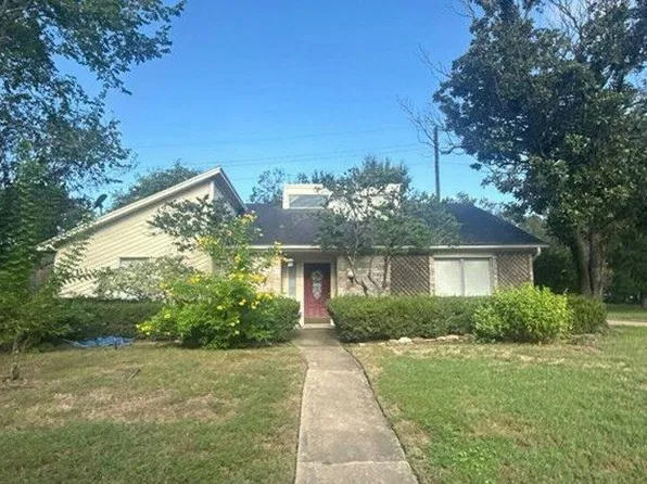 12015 Double Tree Dr, Houston, TX 77070