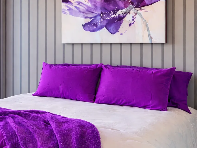 Queen Ensuite