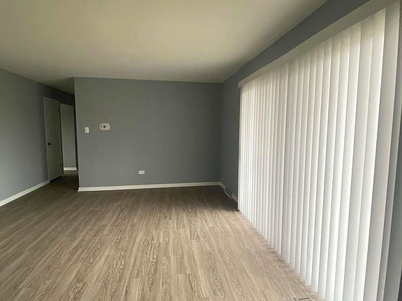 5th image of 10608 S 83rd Ct Ste 1