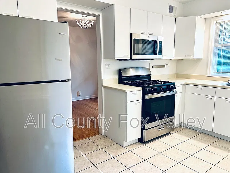 3 bed, 1.0 bath, $2,695 — Photo 3