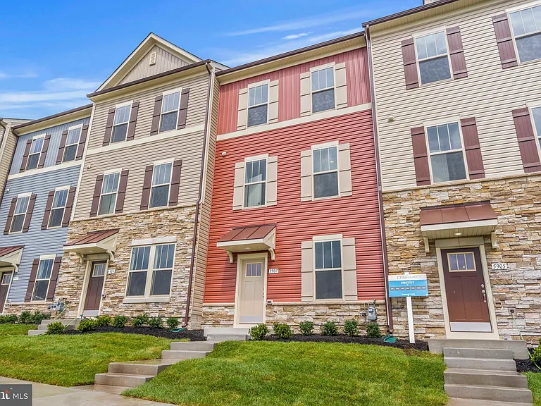 5907 Garden Walk Dr — Photo 2
