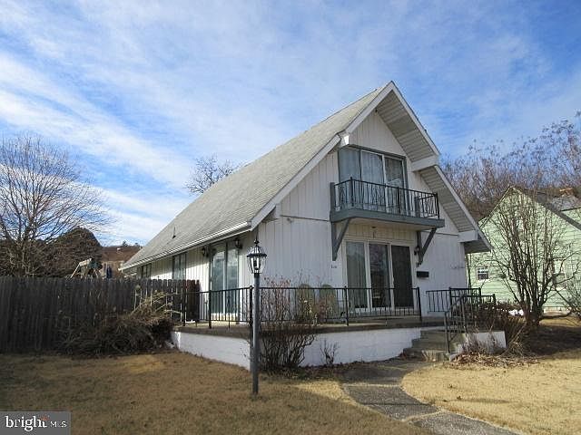 2nd image of 620 Myrtle Ave