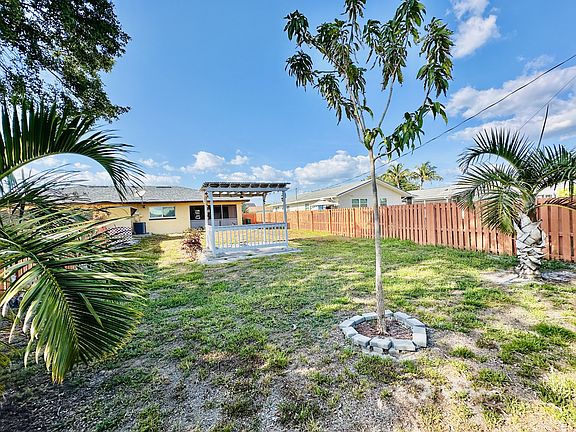 3rd image of 812 92nd Ave N #1