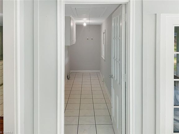 5th image of 1331 Granville St