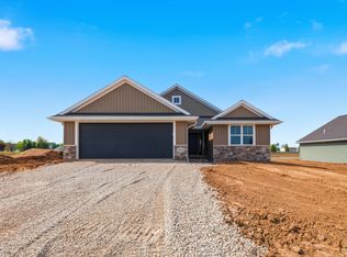 2806 Stelor Dr, Green Bay, WI 54311