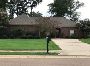 135 Bainbridge Xing, Canton, MS 39046