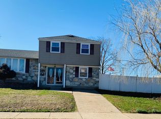 9734 Lochwood Rd, Philadelphia, PA 19115