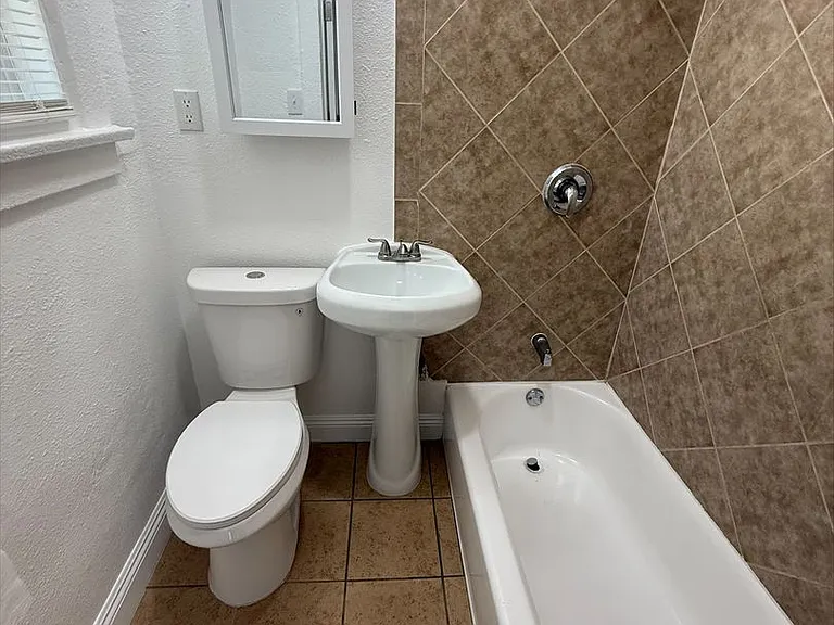 842 Alamitos Ave — Photo 88