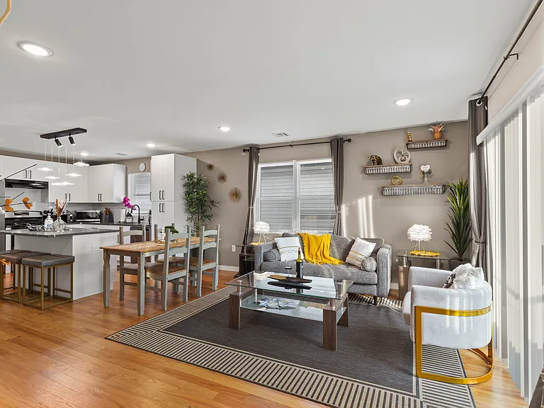 751 Seaport Dr #2 — Photo 24