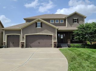 18302 W 193rd Ter, Spring Hill, KS 66083