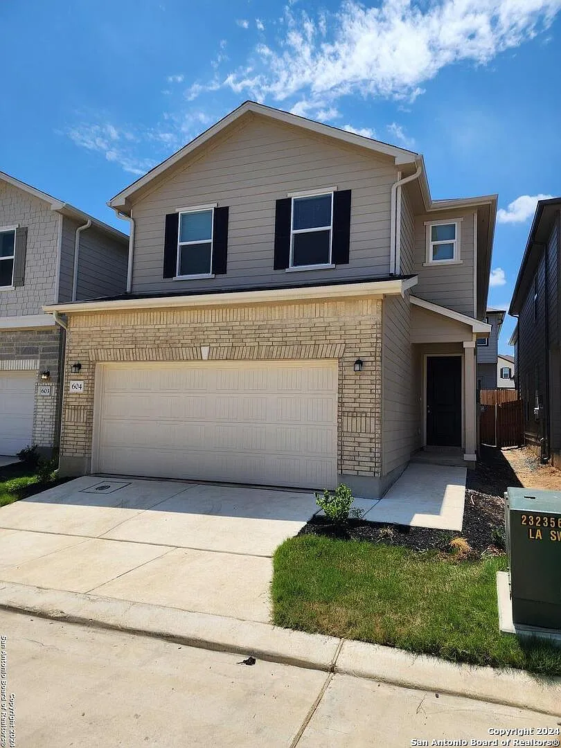 4 bed, 2080 sqft, $2,500 — Photo 1
