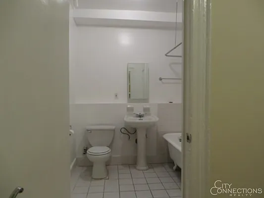 Rented by City Connections Realty | media 35