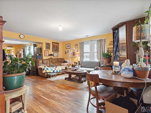 5th image of 214-216 John St