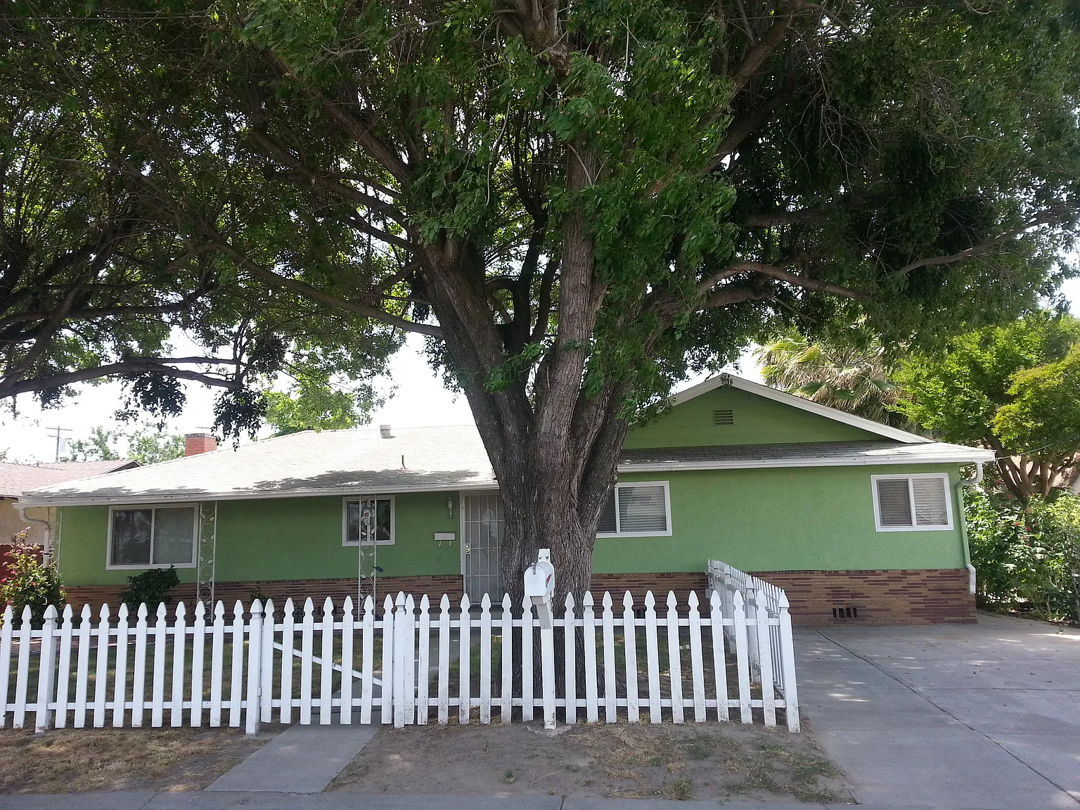 106 Hayes Dr photo 1