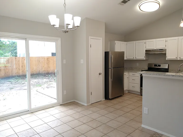 1813 Laurel Path — Photo 12