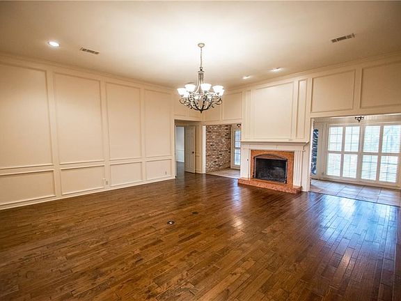 2nd image of 2904 Destin Dr