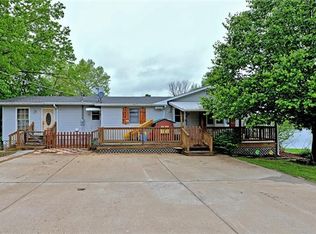 14224 S Lake Dr, De Soto, MO 63020