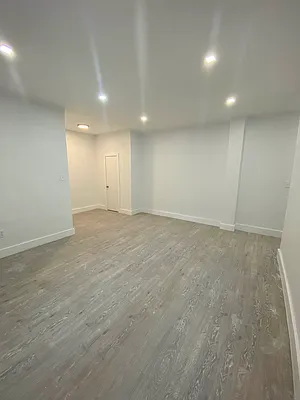 Rented by City Prime Commercial Realty  | media 8