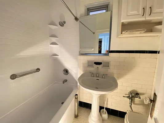 Rented by Welcome Home Real Estate | media 8