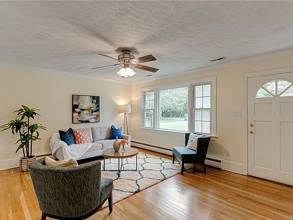5th image of 12 Watson Ln