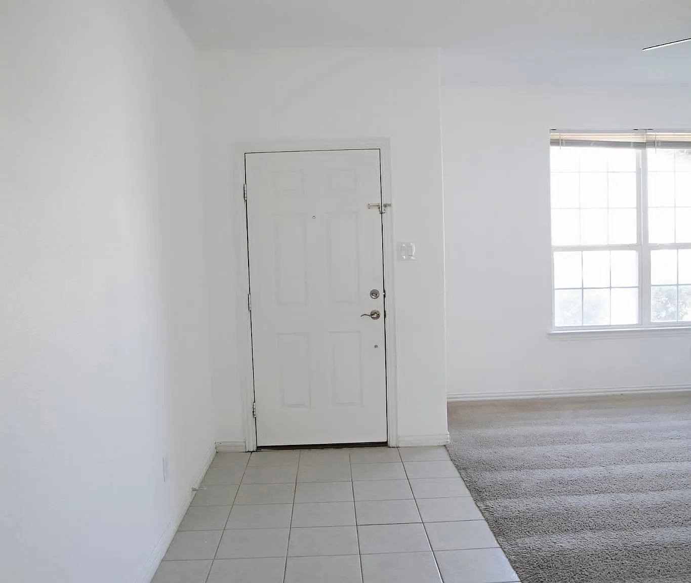 4 bed, 2542 sqft, $2,680 — Photo 2