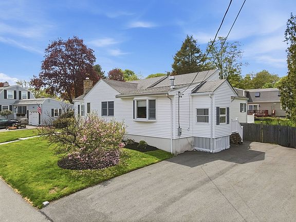 3rd image of 7 Beebe Ln