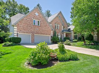 8705 Royal Swan Ln, Darien, IL 60561