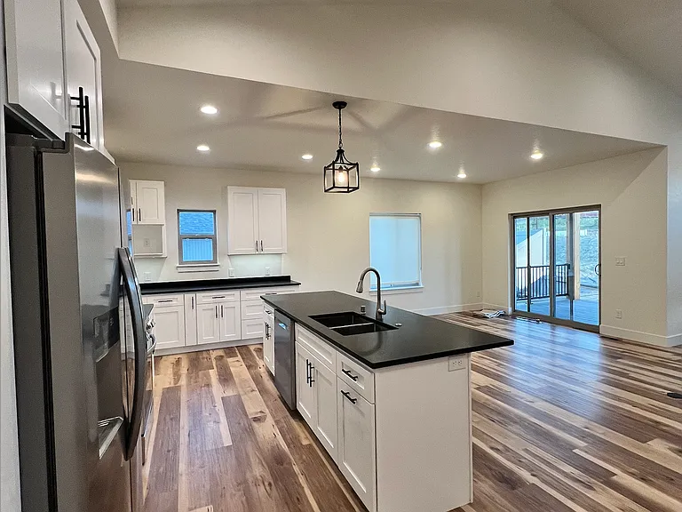 1702 E Metler Ln — Photo 16