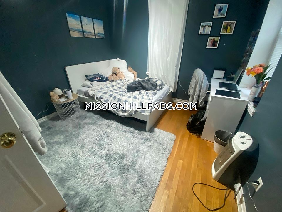 1st image of 715 Parker St APT 2