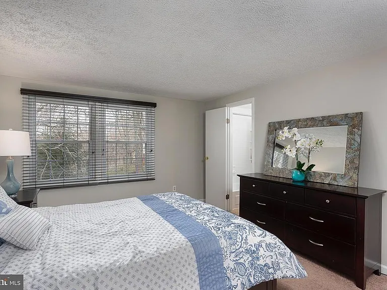 6660 Farbell Row — Photo 19
