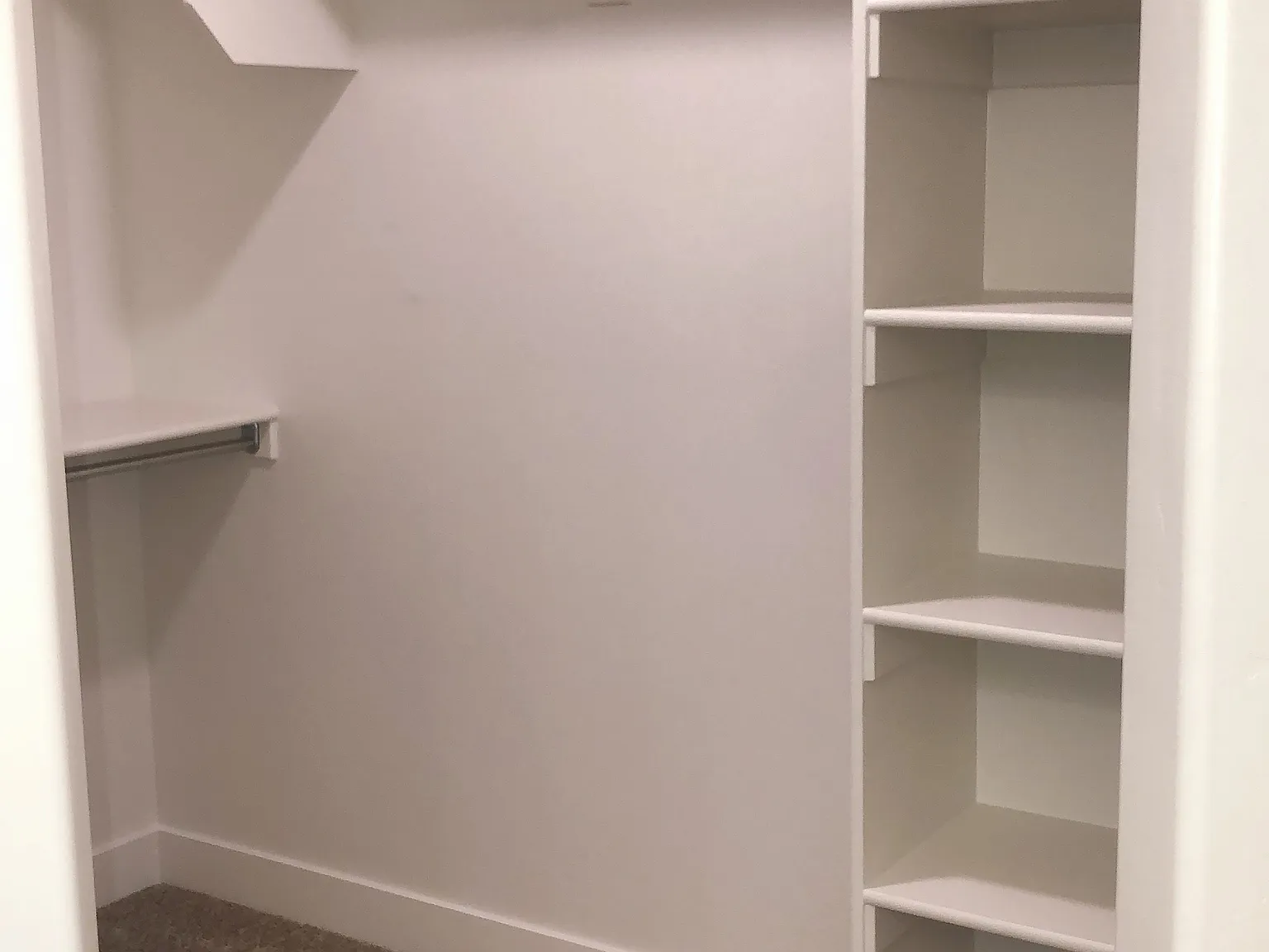 4 bed, 2022 sqft, $800 — Photo 4