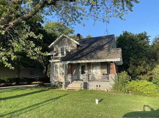 6565 Prairie St, Garden Prairie, IL 61038