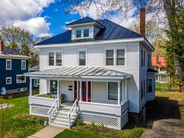 62 Burleigh St, Waterville, ME 04901