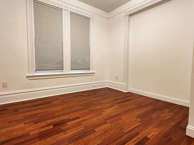 542 Lyon St — Photo 11