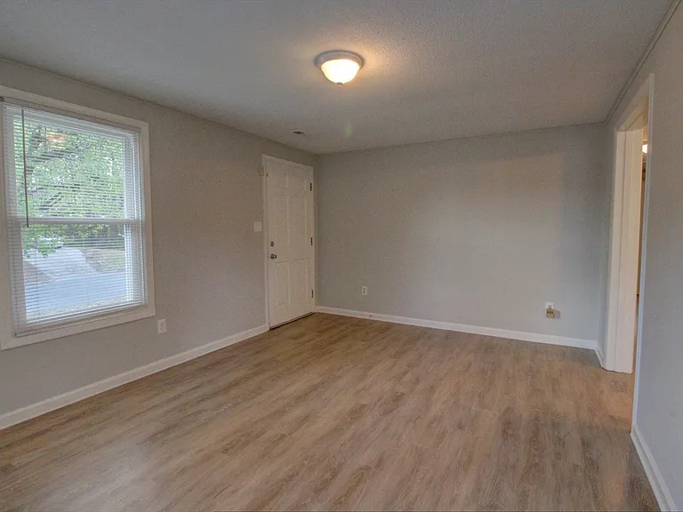 2530 Glenbrook Dr — Photo 7