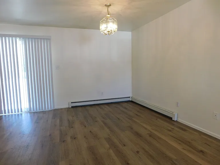 426 Pendleton St — Photo 4