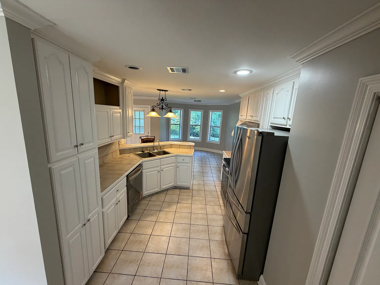 3 bed, 1683 sqft, $1,950 — Photo 3