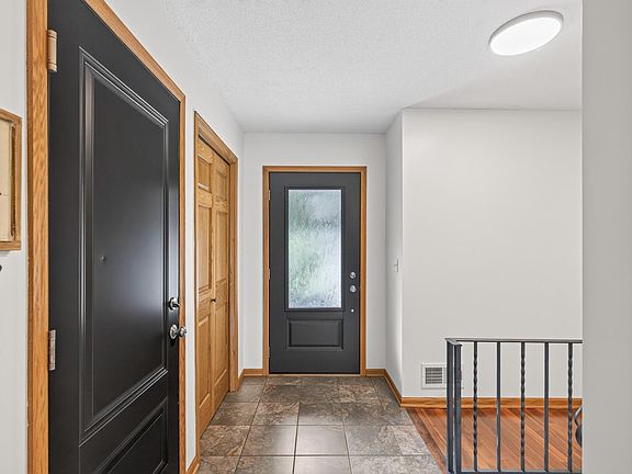 3rd image of 2649 Hillview Rd