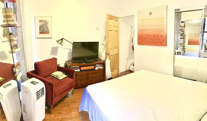 Rented by Warburg | media 31