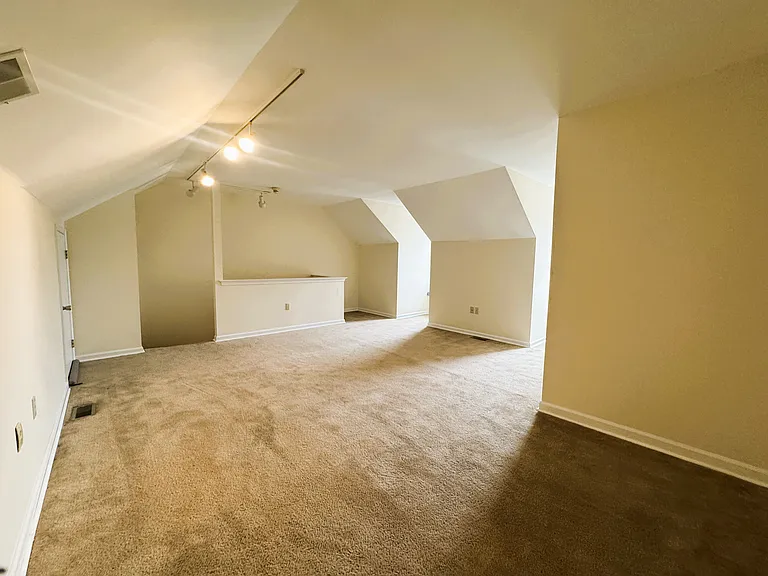 124 Eaglesmere Cir #20 — Photo 19