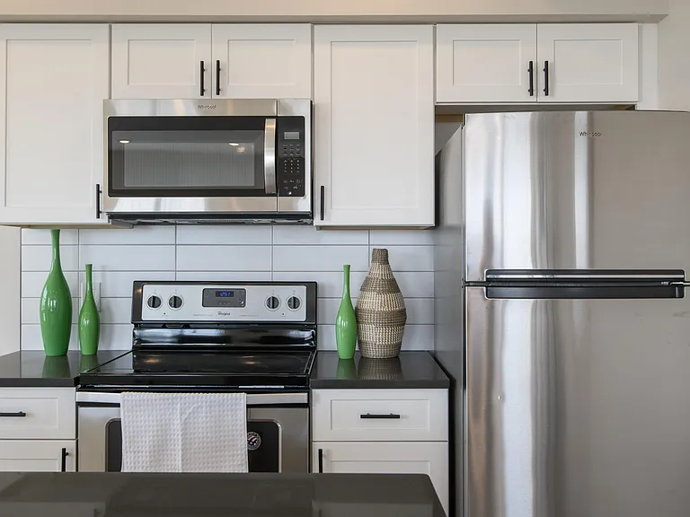 492 Roxborough Ave — Photo 12