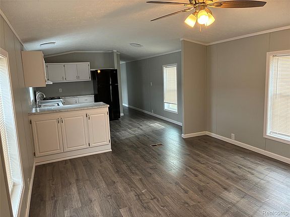 2nd image of 7306 Pipes Cir
